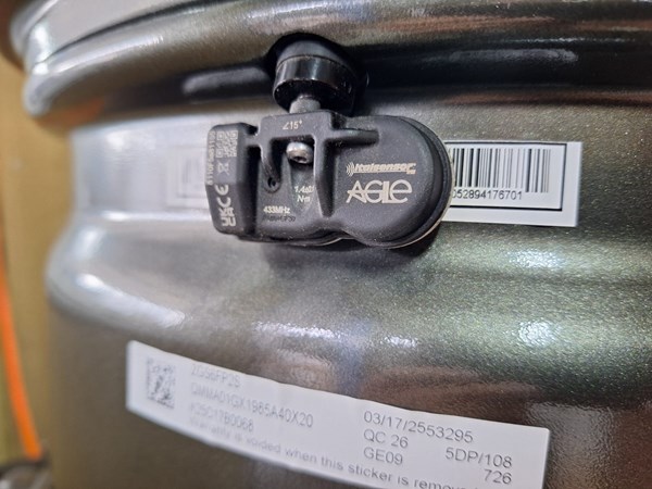 Czujniki ciśnienia opon TPMS - wsparcie bezpieczeństwa czy zbędny dodatek ?
